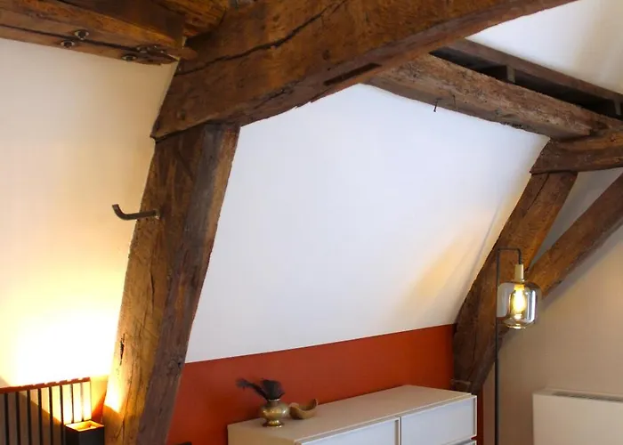 At Gouwzee アパート *